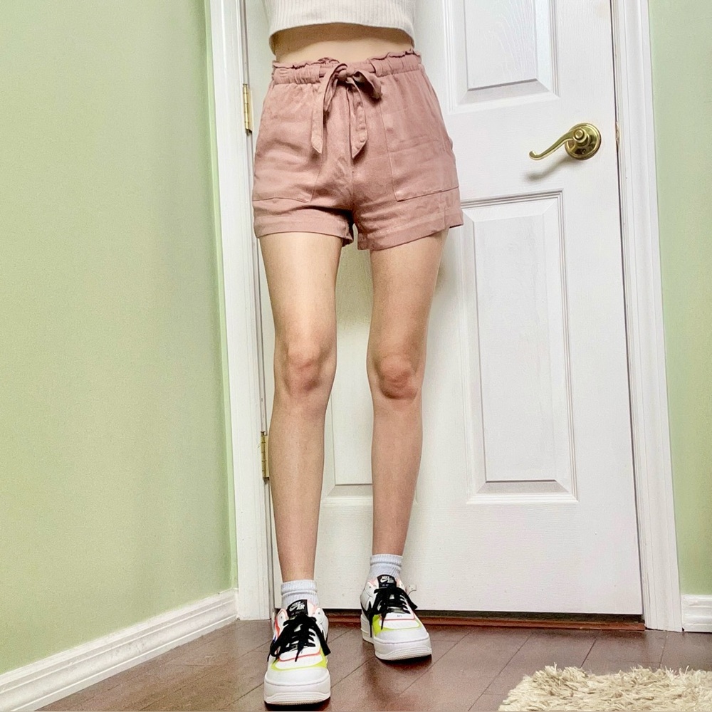 Flowy pink shorts